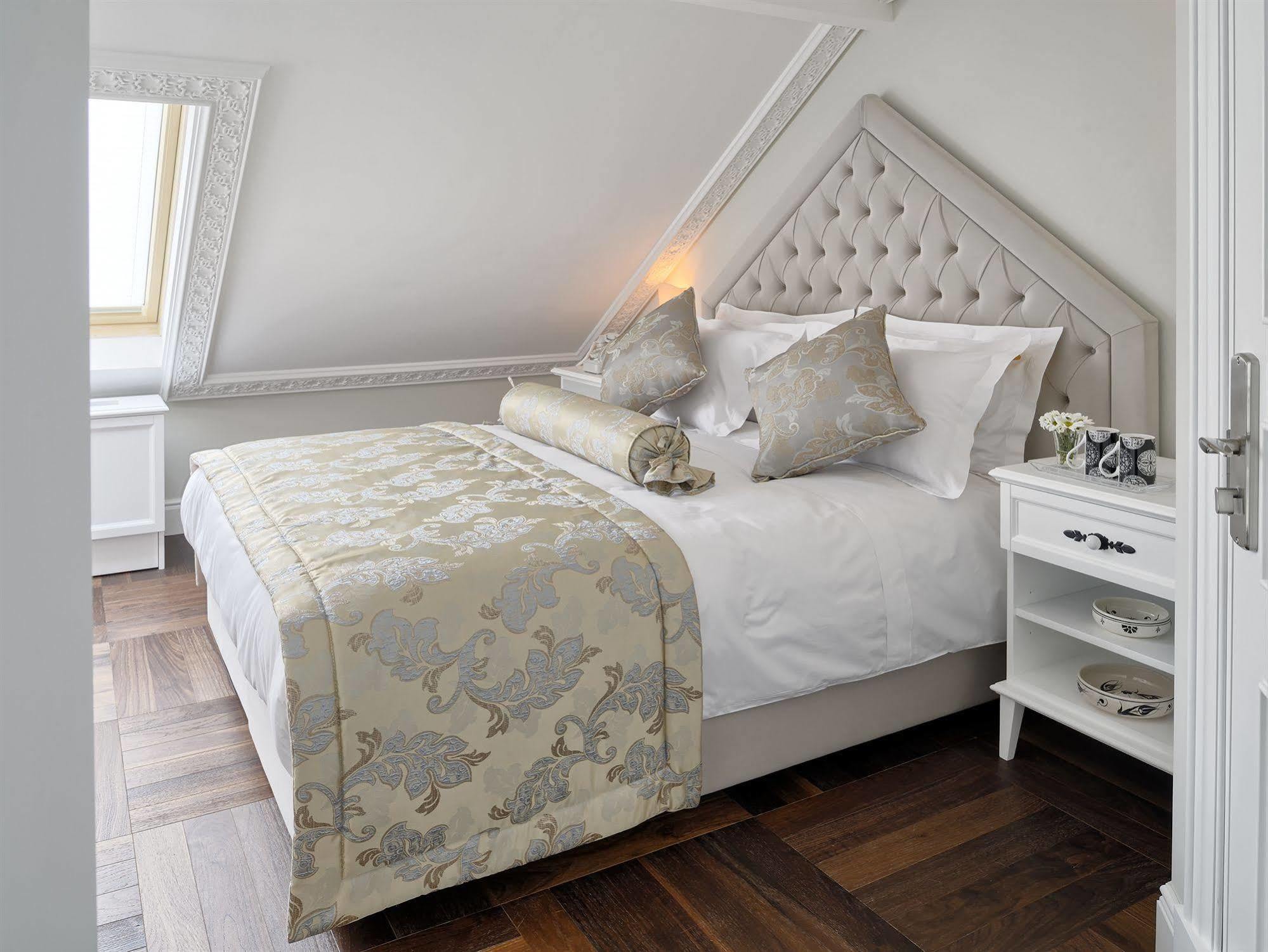 Nexthouse Pera Hotel (Adults Only) Истанбул Екстериор снимка